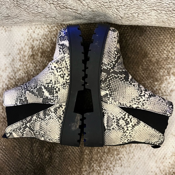 Cupid Lug Sole Faux Snakeskin Boots, size 8 - Picture 4 of 6